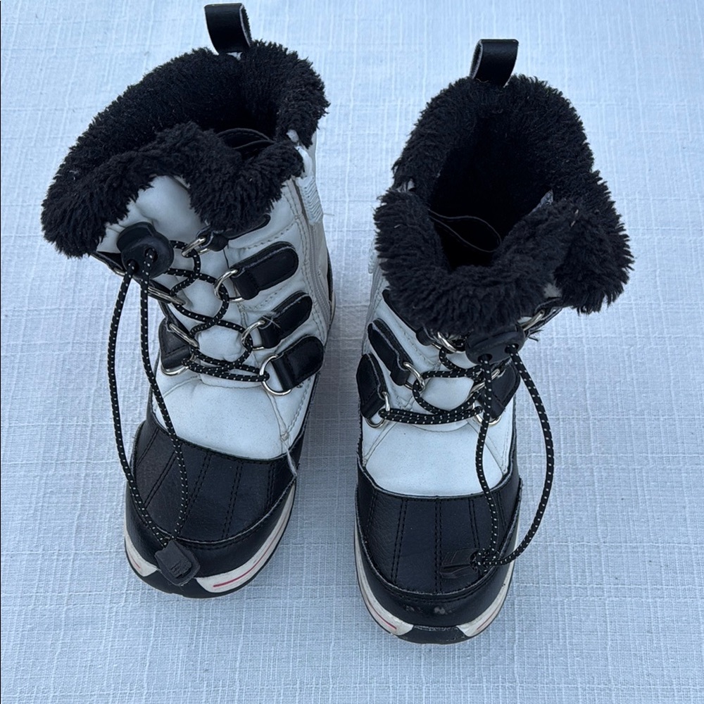 Cozy Black and White Winter Boots for Women